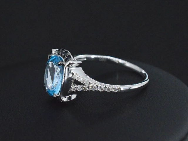 Witgouden ring met diamanten en mooie edelstenen - afbeelding 3 van  10