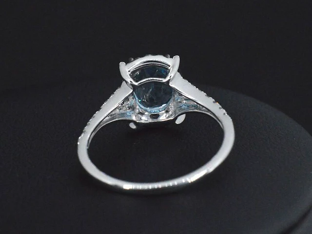 Witgouden ring met diamanten en mooie edelstenen - afbeelding 6 van  10