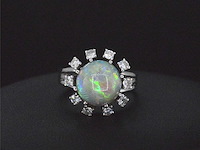 Witgouden ring met diamanten en opaal - afbeelding 2 van  5