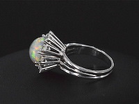 Witgouden ring met diamanten en opaal - afbeelding 4 van  5
