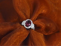 Witgouden ring met diamanten en robijn - afbeelding 2 van  9