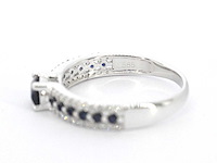 Witgouden ring met diamanten en saffieren - afbeelding 2 van  10