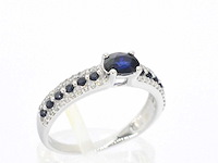 Witgouden ring met diamanten en saffieren - afbeelding 6 van  10
