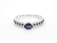 Witgouden ring met diamanten en saffieren - afbeelding 8 van  10