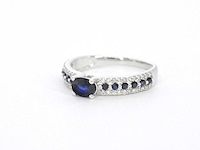Witgouden ring met diamanten en saffieren - afbeelding 10 van  10