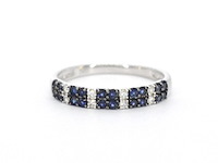 Witgouden ring met diamanten en saffieren - afbeelding 8 van  11