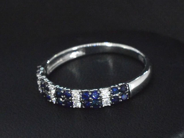 Witgouden ring met diamanten en saffieren - afbeelding 1 van  9