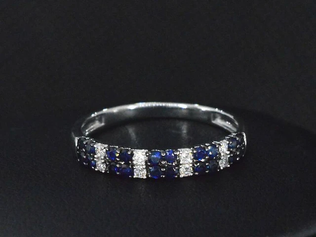 Witgouden ring met diamanten en saffieren - afbeelding 5 van  9