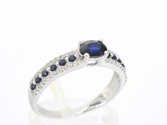 Witgouden ring met diamanten en saffieren - afbeelding 4 van  9