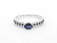 Witgouden ring met diamanten en saffieren - afbeelding 6 van  9