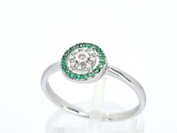 Witgouden ring met diamanten en smaragden - afbeelding 4 van  10