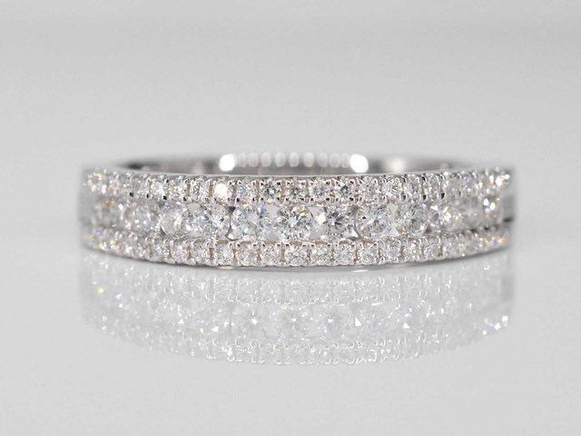 Witgouden ring met diamanten - afbeelding 1 van  7