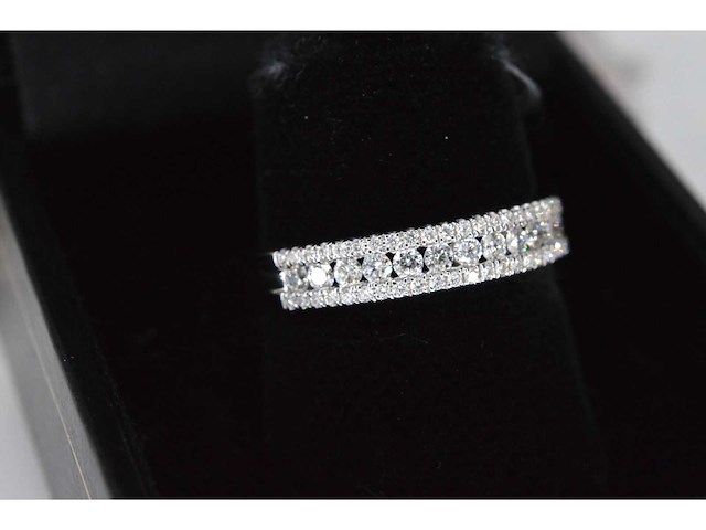 Witgouden ring met diamanten - afbeelding 6 van  7