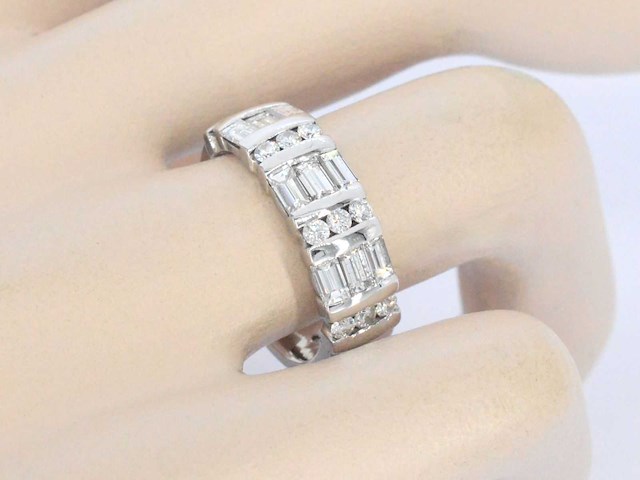 Witgouden ring met diamanten - afbeelding 2 van  10