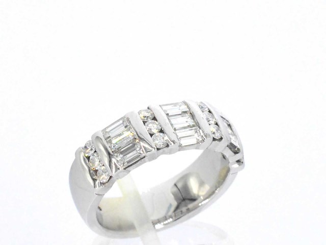 Witgouden ring met diamanten - afbeelding 5 van  10