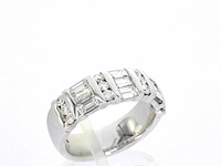 Witgouden ring met diamanten - afbeelding 5 van  10