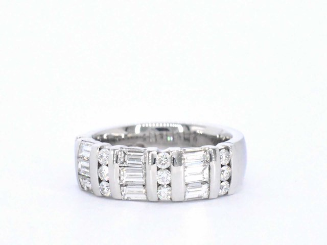 Witgouden ring met diamanten - afbeelding 7 van  10