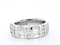 Witgouden ring met diamanten - afbeelding 9 van  10