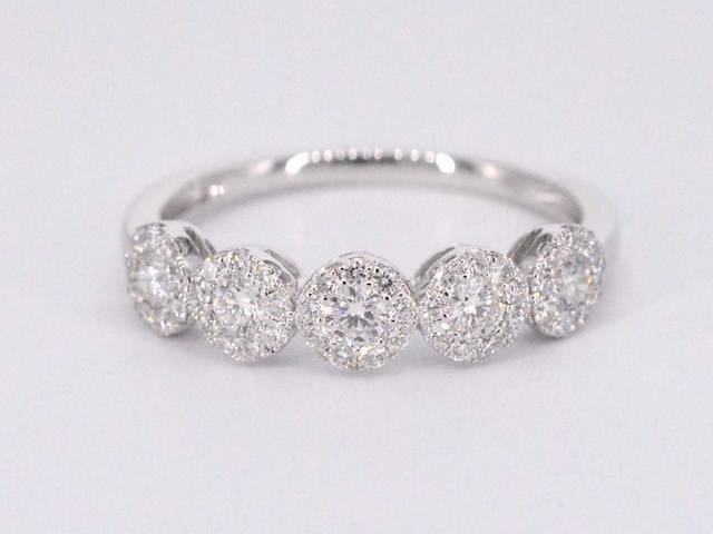 Witgouden ring met diamanten - afbeelding 8 van  9