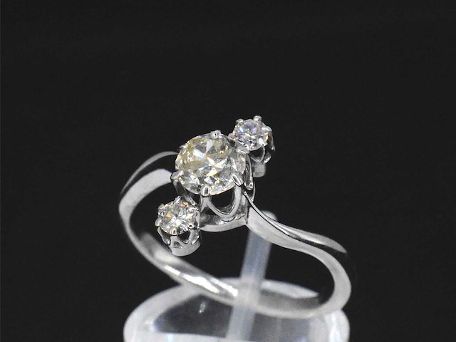 Witgouden ring met diamanten - afbeelding 4 van  8