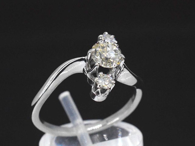 Witgouden ring met diamanten - afbeelding 5 van  8