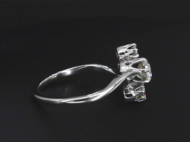 Witgouden ring met diamanten - afbeelding 6 van  8