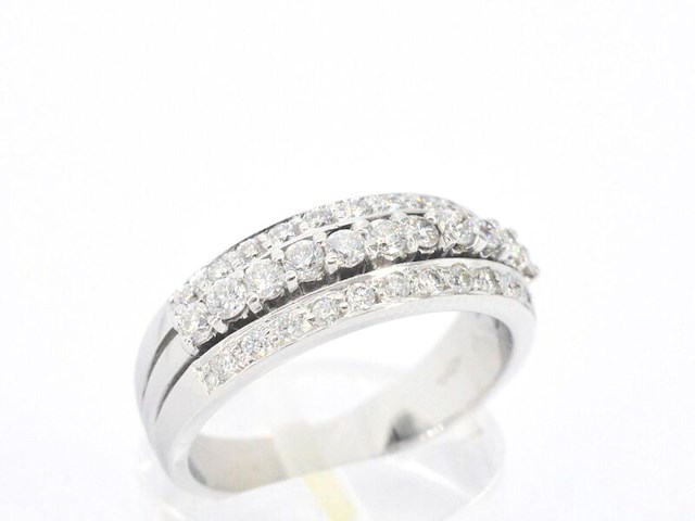 Witgouden ring met diamanten - afbeelding 7 van  12