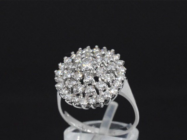 Witgouden ring met diamanten - afbeelding 3 van  8