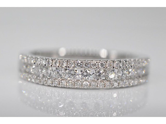 Witgouden ring met diamanten - afbeelding 6 van  6