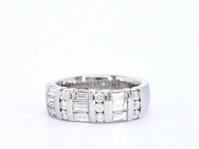 Witgouden ring met diamanten - afbeelding 8 van  11