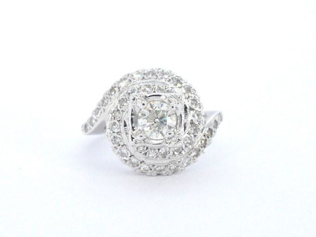 Witgouden ring met diamanten - afbeelding 8 van  11