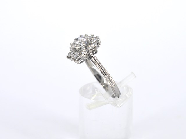 Witgouden ring met diamanten - afbeelding 4 van  9