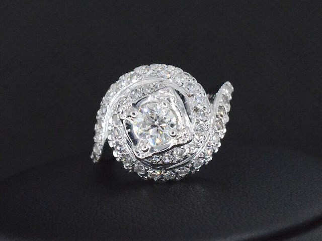 Witgouden ring met diamanten - afbeelding 2 van  5