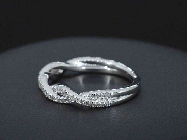 Witgouden ring met diamanten - afbeelding 5 van  9