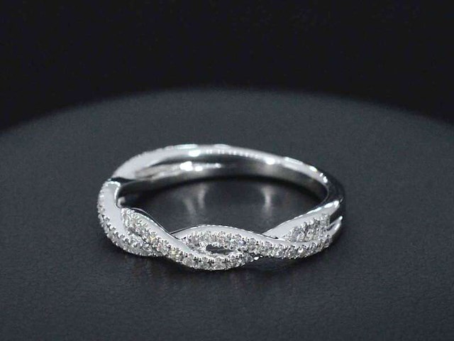 Witgouden ring met diamanten - afbeelding 6 van  9