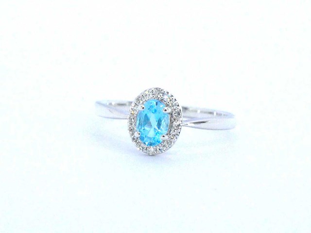 Witgouden ring met een blauwe topaas en natuurlijke diamanten - afbeelding 4 van  9