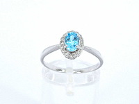 Witgouden ring met een blauwe topaas en natuurlijke diamanten - afbeelding 6 van  9
