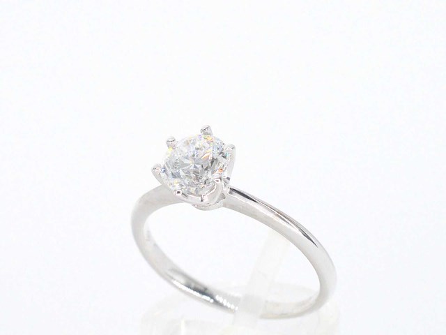 Witgouden ring met een briljant geslepen diamant van 0.70 carat - afbeelding 4 van  7