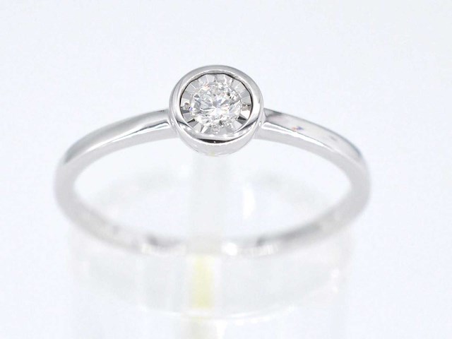 Witgouden ring met een briljant geslepen diamant - afbeelding 1 van  5