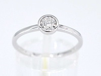 Witgouden ring met een briljant geslepen diamant - afbeelding 1 van  5