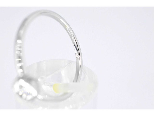 Witgouden ring met een briljant geslepen diamant - afbeelding 5 van  5
