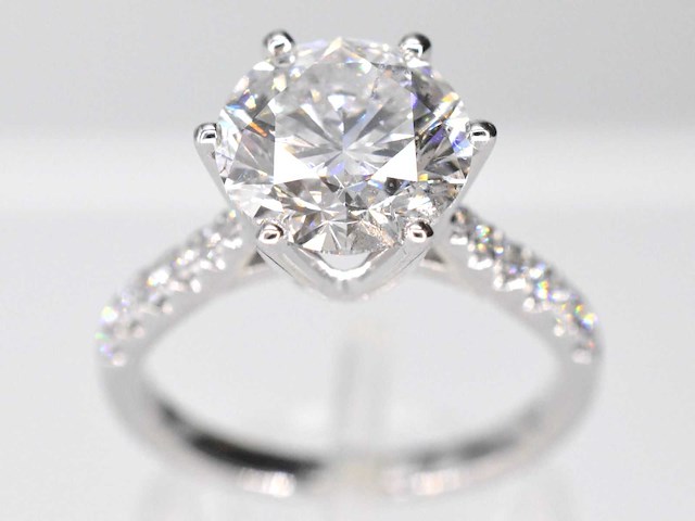 Witgouden ring met een diamant van 2.00 carat - afbeelding 1 van  6