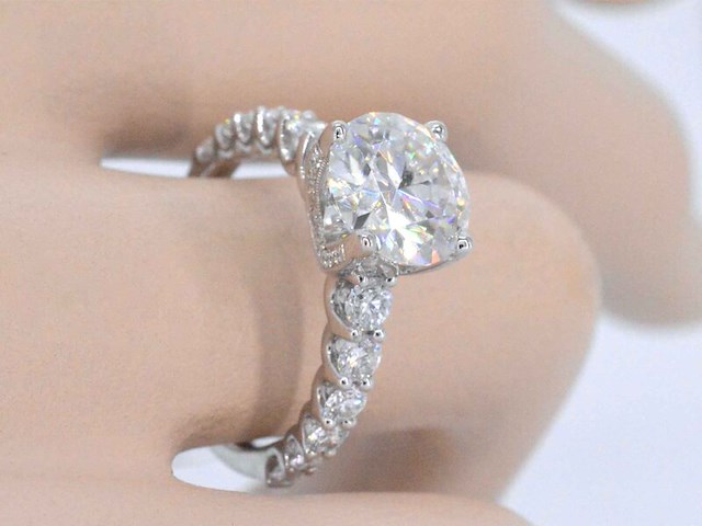 Witgouden ring met een diamant van 2.00 carat - afbeelding 2 van  5