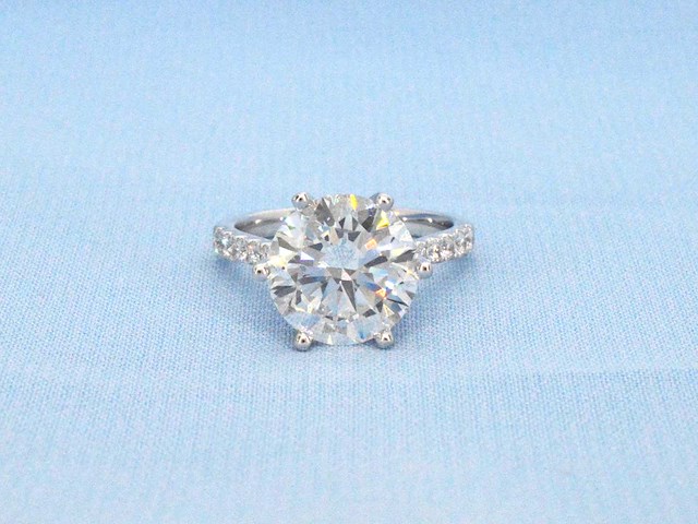 Witgouden ring met een diamant van 5.00 carat - afbeelding 3 van  11