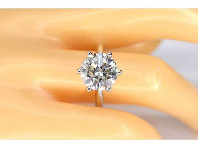 Witgouden ring met een grote briljant geslepen natuurlijke diamant van 3.00 carat - afbeelding 2 van  8