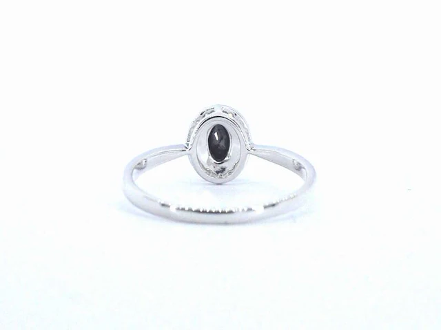 Witgouden ring met een grote zwarte diamant en natuurlijke witte diamanten - afbeelding 6 van  9