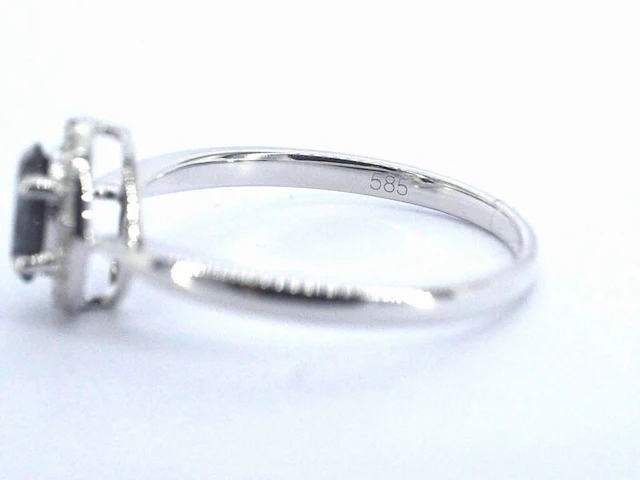 Witgouden ring met een grote zwarte diamant en natuurlijke witte diamanten - afbeelding 7 van  9