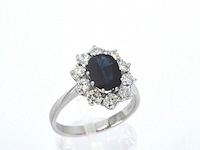 Witgouden ring met een natuurlijke saffier en diamanten - afbeelding 7 van  12