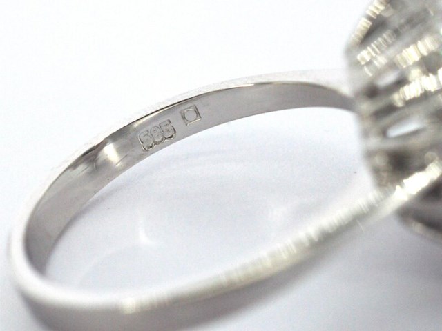 Witgouden ring met een natuurlijke saffier en natuurlijke diamanten - afbeelding 2 van  12