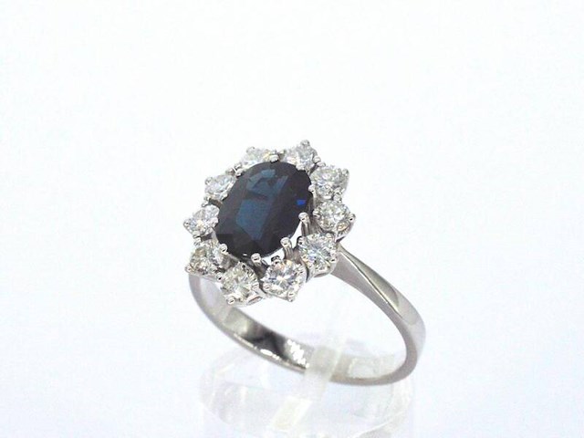 Witgouden ring met een natuurlijke saffier en natuurlijke diamanten - afbeelding 6 van  12